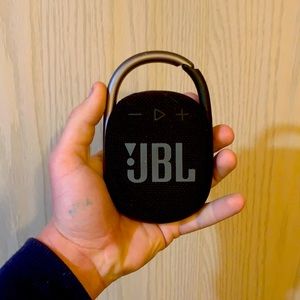 JBL clip 4